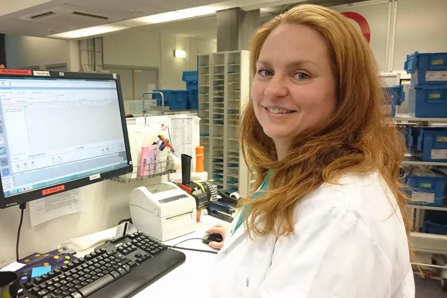 Sykehusfarmasøyt Kristin Grønningsæter Kristiansen. Foto: Sykehusapotekene i Midt-Norge HF.